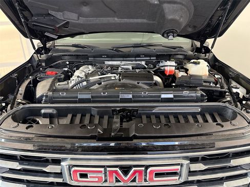 Used 2025 GMC Sierra 2500 AT4 w/ AT4 Premium Plus Package AWD/4WD image 29