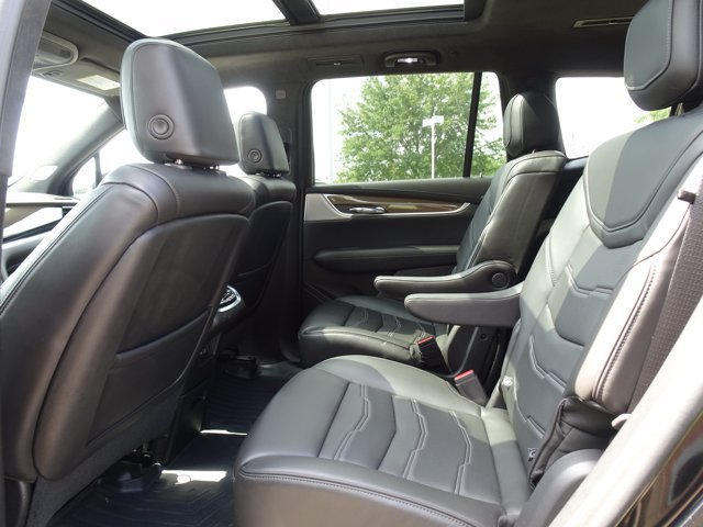 Used 2022 Cadillac XT6 Sport w/ Platinum Package AWD/4WD image 16