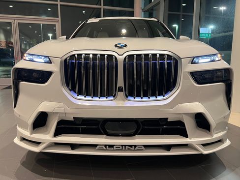 New 2026 BMW ALPINA XB7 AWD/4WD image 6