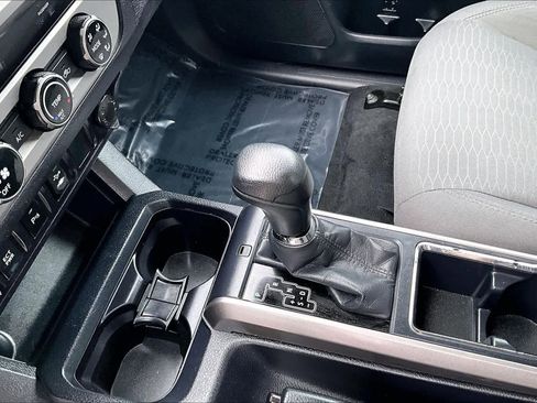 Used 2017 Toyota Tacoma SR5 image 15