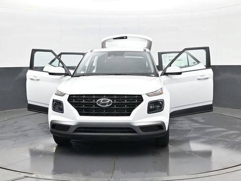 New 2026 Hyundai Venue SE FWD image 31