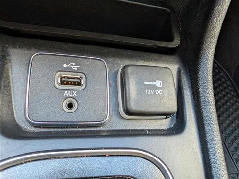 Used 2019 Jeep Cherokee Trailhawk w/ Comfort/Convenience Group image 37