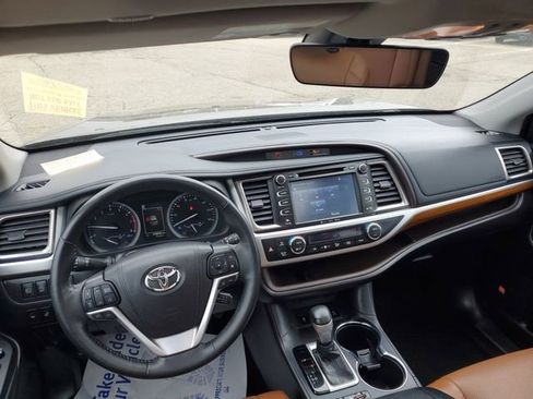 Used 2019 Toyota Highlander Limited AWD/4WD image 24