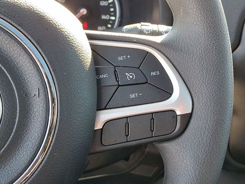 Certified 2023 Jeep Renegade Latitude w/ Sun & Fun Group image 23