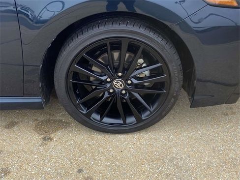 Used 2021 Toyota Camry XSE image 7