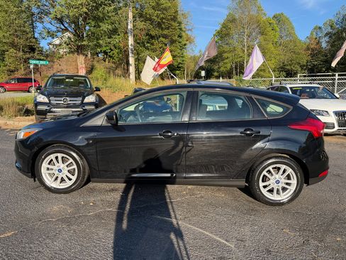 Used 2018 Ford Focus SE image 4