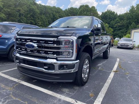 Used 2023 Ford F250 Lariat w/ Lariat Ultimate Package AWD/4WD image 3