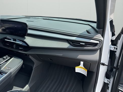 New 2025 Buick Enclave Sport Touring w/ Super Cruise Package image 11