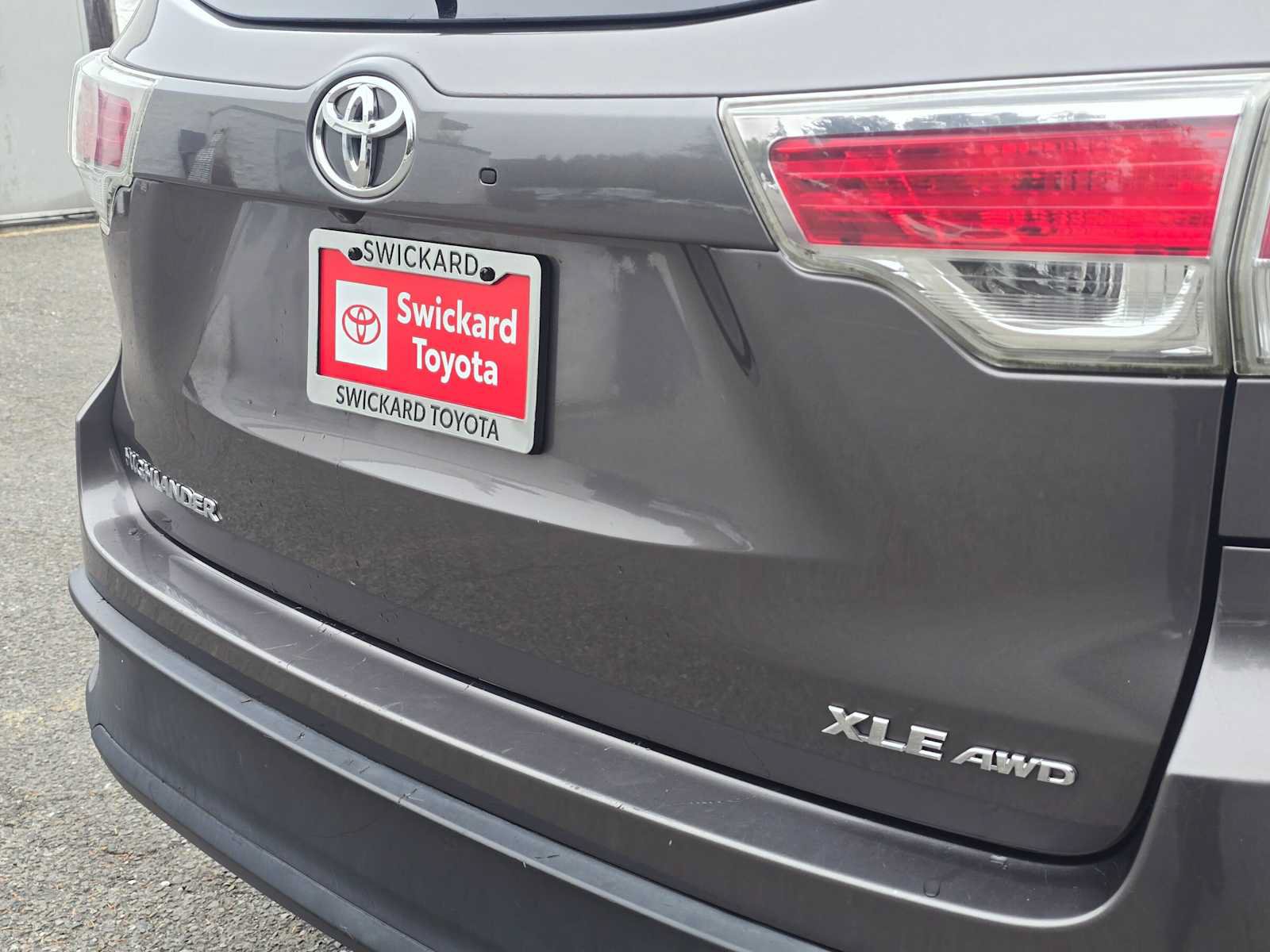 Used 2016 Toyota Highlander XLE AWD/4WD image 13