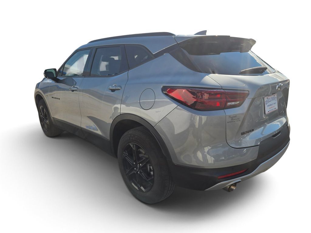 Used 2024 Chevrolet Blazer LT w/ Midnight/Sport Edition FWD image 3