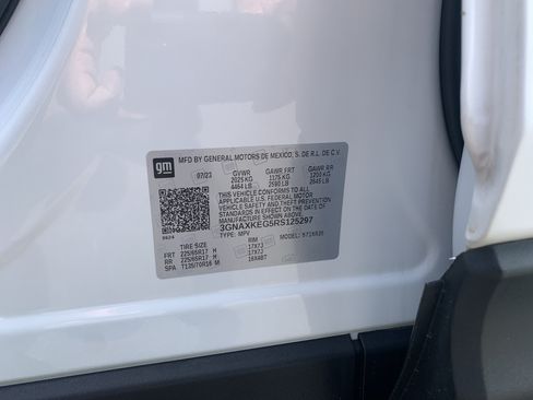 Used 2024 Chevrolet Equinox LT FWD image 16