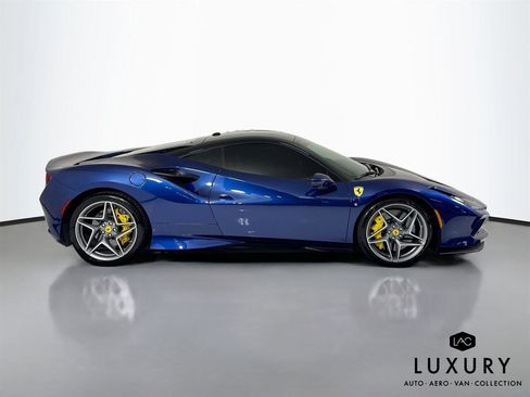 Used 2022 Ferrari F8 Tributo image 5