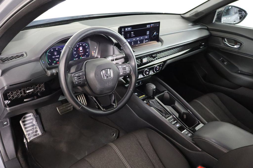 Used 2025 Honda Accord Sport image 25