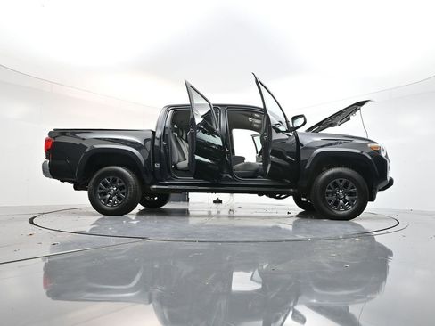 Used 2020 Toyota Tacoma SR5 image 40