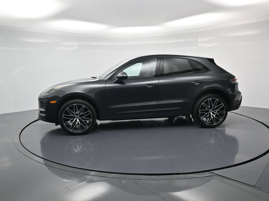 Certified 2026 Porsche Macan AWD/4WD image 2