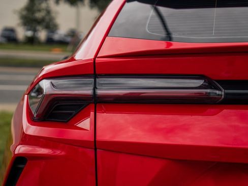 Used 2020 Lamborghini Urus AWD/4WD image 12