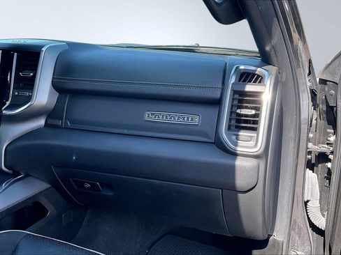 Used 2024 RAM 1500 Laramie AWD/4WD image 15