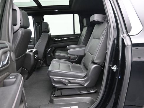 Used 2024 GMC Yukon XL Denali image 27