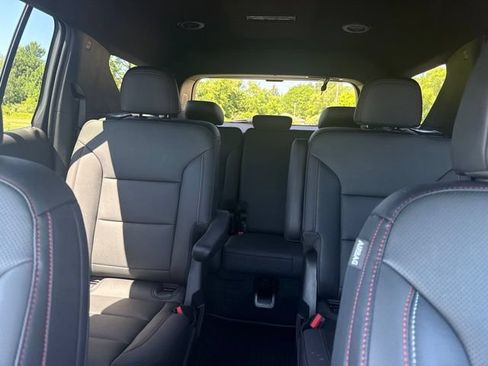 Used 2024 Chevrolet Traverse Z71 w/ Enhanced Driving Package AWD/4WD image 33