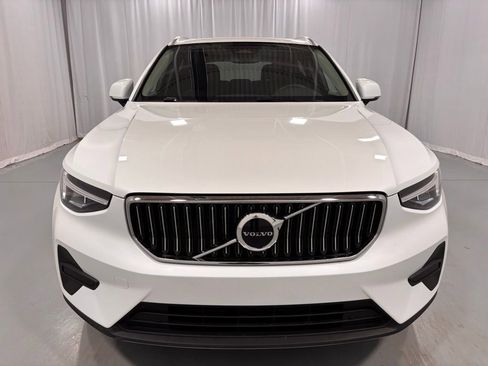 Certified 2025 Volvo XC40 B5 Core image 6