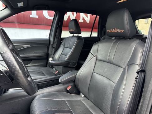 Used 2023 Honda Passport TrailSport image 3