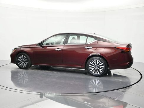 Certified 2024 Nissan Altima 2.5 SV FWD image 5