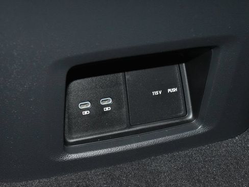 Used 2024 Volkswagen Atlas Cross Sport SE FWD image 20