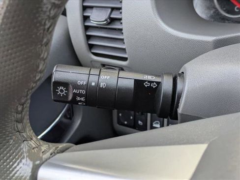 Used 2019 Nissan Frontier SL AWD/4WD image 15