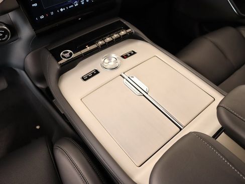 New 2025 Lincoln Navigator L Reserve w/ Jet Appearance Package image 8