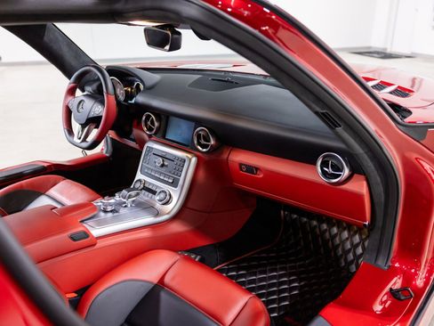Used 2012 Mercedes-Benz SLS AMG Coupe image 30