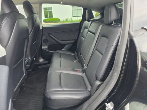 Used 2023 Tesla Model Y Long Range AWD/4WD image 38