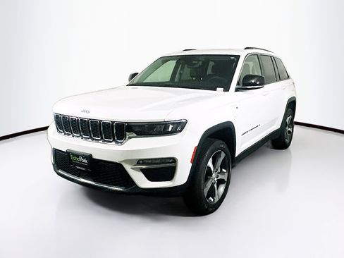Used 2023 Jeep Grand Cherokee 4WD 4xe image 3