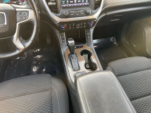 Used 2017 GMC Acadia SLE image 32