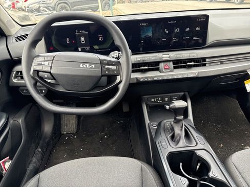 Certified 2025 Kia K4 LXS image 13