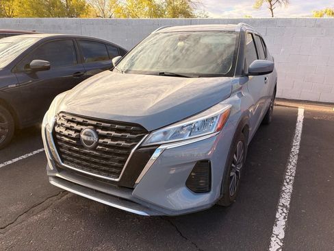 Certified 2022 Nissan Kicks SV FWD image 2