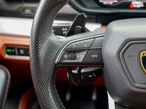 Used 2019 Lamborghini Urus Base image 43