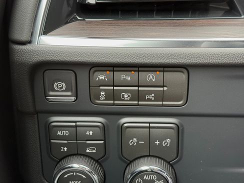 New 2026 Chevrolet Tahoe LS image 36