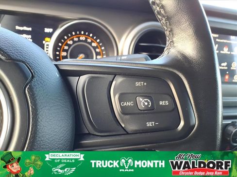 Used 2022 Jeep Gladiator Willys image 17