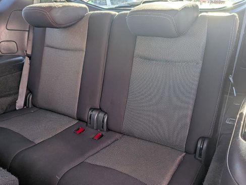 Used 2019 Nissan Pathfinder SV image 11