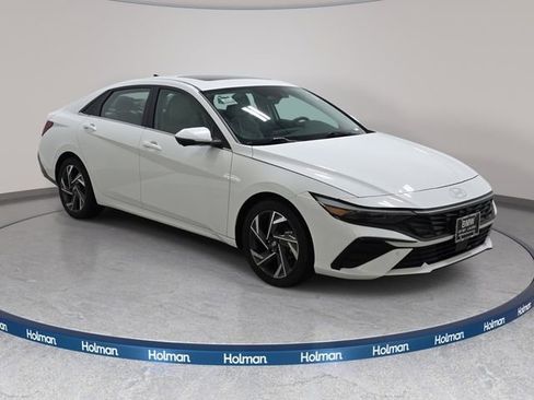 Used 2024 Hyundai Elantra Limited FWD image 4
