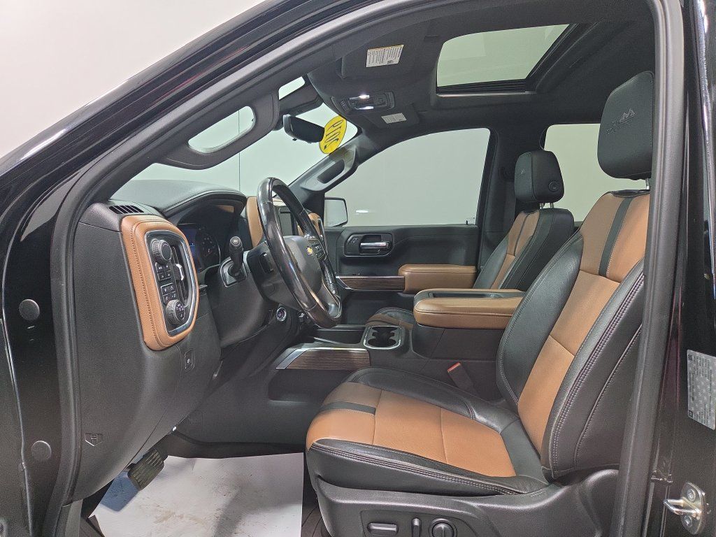 Used 2019 Chevrolet Silverado 1500 High Country w/ Technology Package AWD/4WD image 34