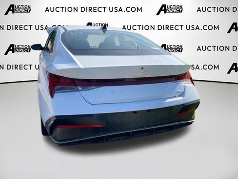 Used 2025 Hyundai Elantra Limited image 5