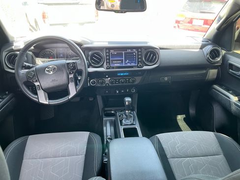 Used 2023 Toyota Tacoma TRD Off-Road AWD/4WD image 33