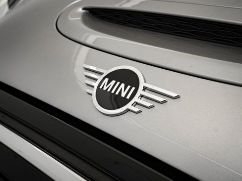 Used 2024 MINI Cooper SE image 3