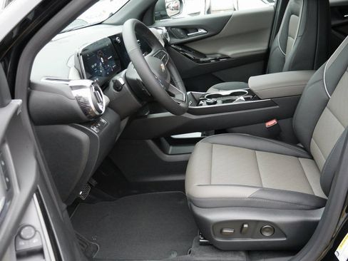 New 2026 Chevrolet Equinox LT w/ Convenience Package II FWD image 14