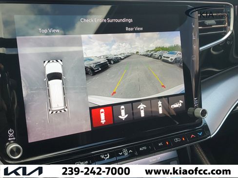 Used 2022 Jeep Grand Wagoneer Series III w/ HD Trailer Tow Package AWD/4WD image 29