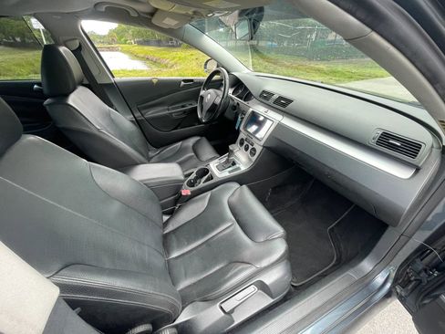 Used 2009 Volkswagen Passat Komfort FWD image 21
