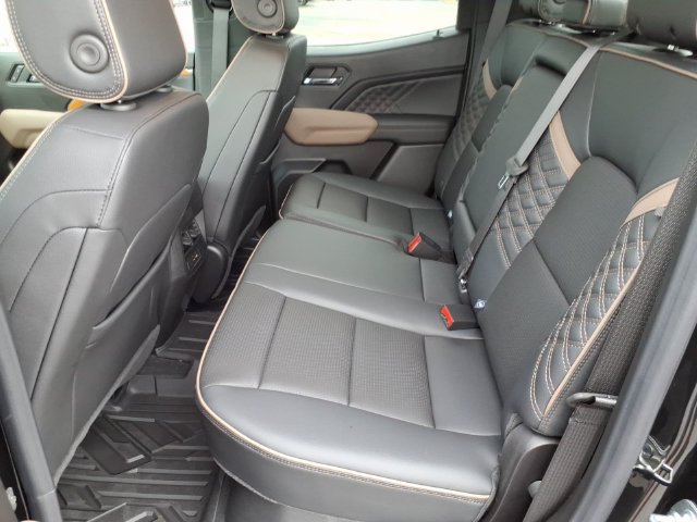 New 2026 GMC Canyon Denali w/ LPO, Denali Black Edition AWD/4WD image 7