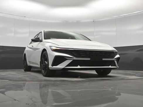 New 2026 Hyundai Elantra Sport FWD image 33