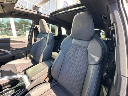 Used 2025 Audi SQ5 Premium Plus w/ Premium Plus Package AWD/4WD image 30